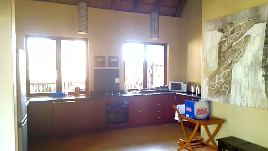 Zebula Golf and Wildlife Estate - Giraffe Plains Pax 4 - Moi Signature Luxury villa