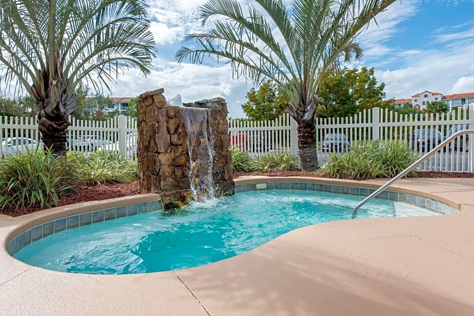 Country Inn & Suites by Radisson, Port Canaveral, FL