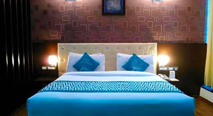 Hotel Signature Grand