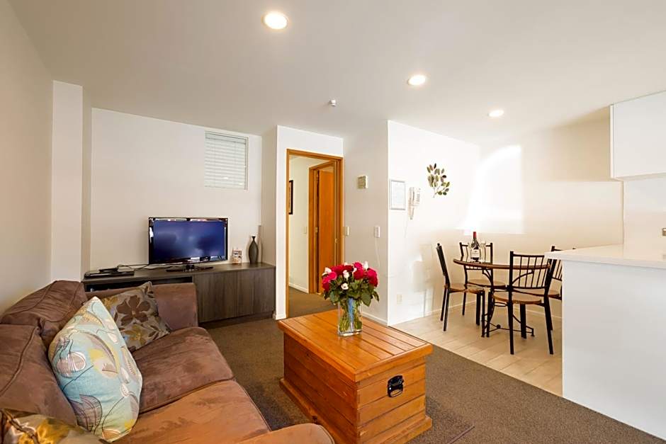 Cranbury Court Apartments