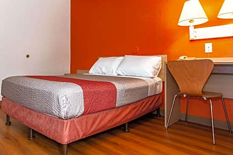 Double Room - Disability Access - Roll In Shower