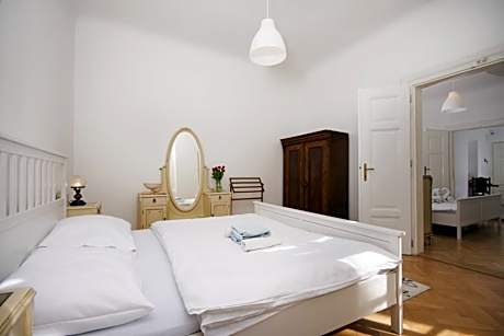 Two-Bedroom Quiet Apartment