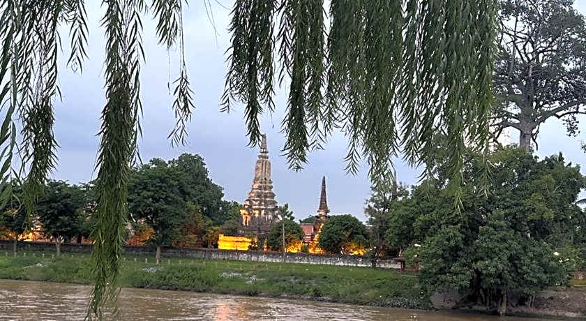 Syama Ayudhya, Residence & Café