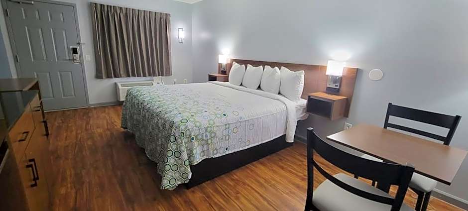 Photo 1 of 4 of Studio 1 King Bed, Accessible