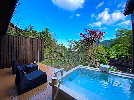 Family Room with Tatami Area and Open-Air Bath