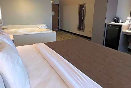 King Room - Mobility Access/Non-Smoking
