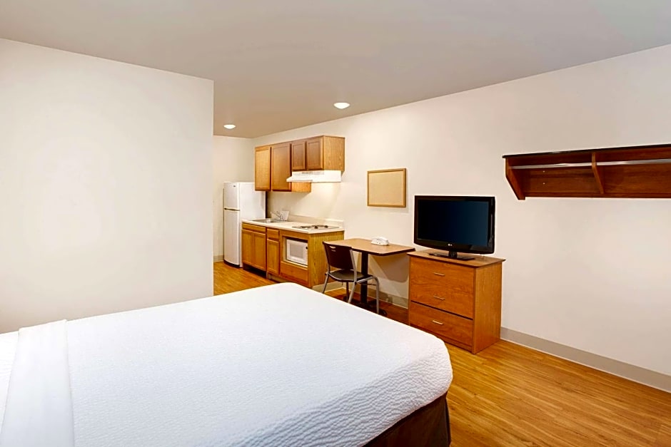WoodSpring Suites Lake Charles