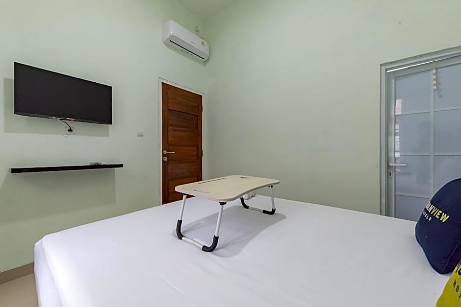 Urbanview Hotel Nakasya Burangrang