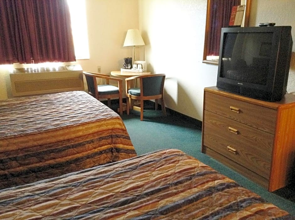 Travelodge by Wyndham Hudsonville