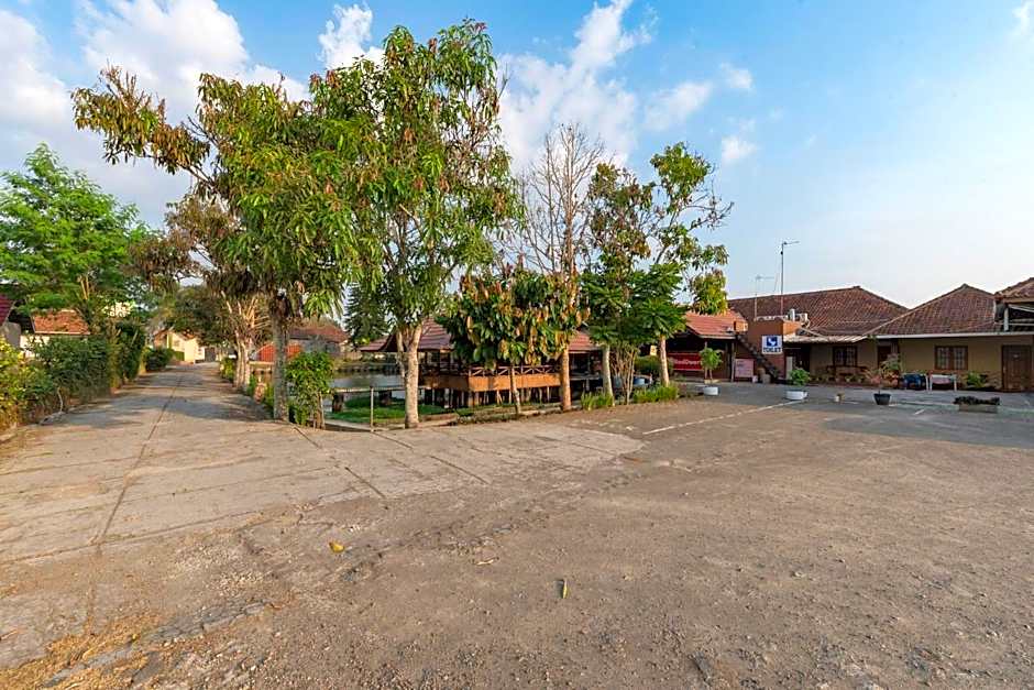 RedDoorz Syariah at Bumi Eyang Enin Homestay Tasikmalaya