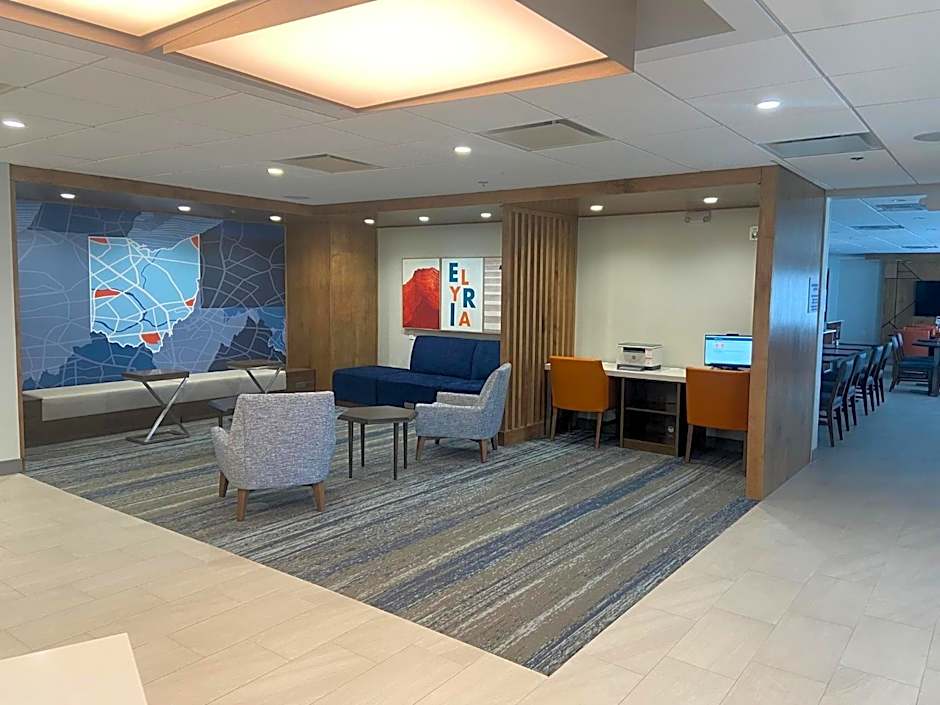 Holiday Inn Express & Suites Elyria By IHG