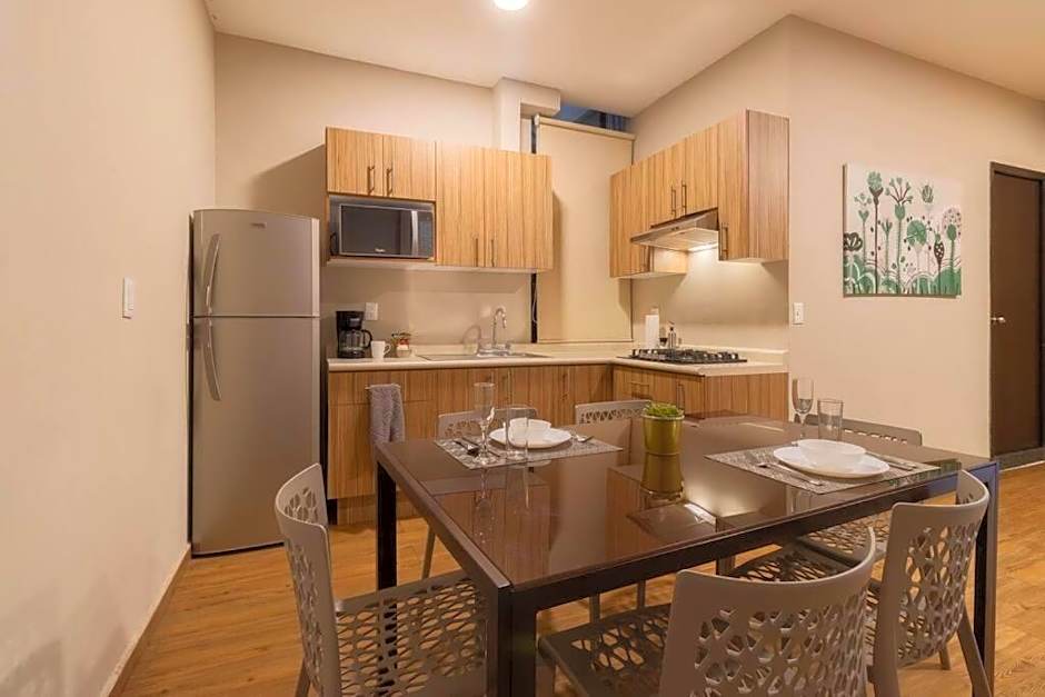 305 Dwntn Apt With AC and balconies fits 6 Rooftop