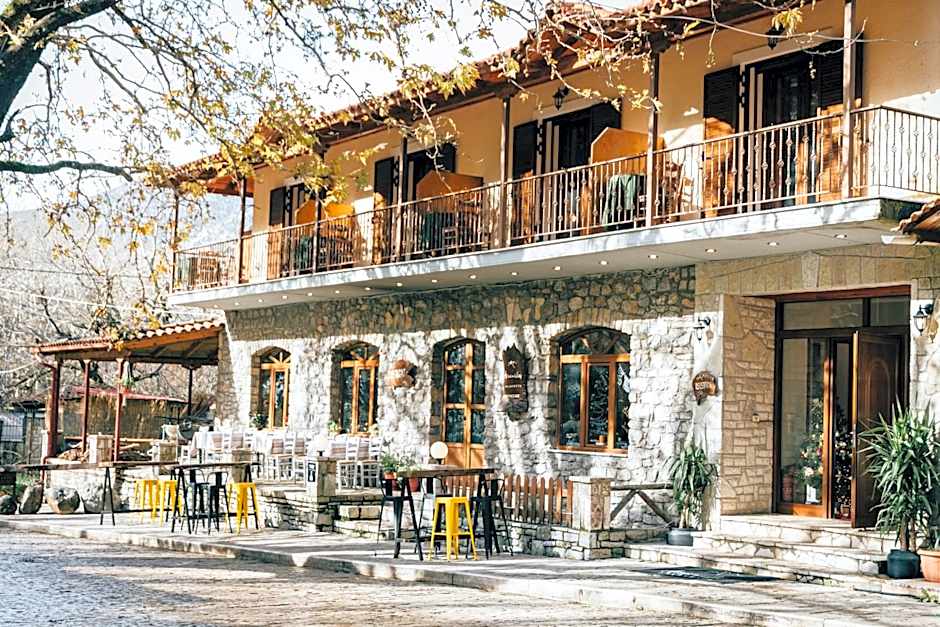 Mountain Hotels "Aroanides"