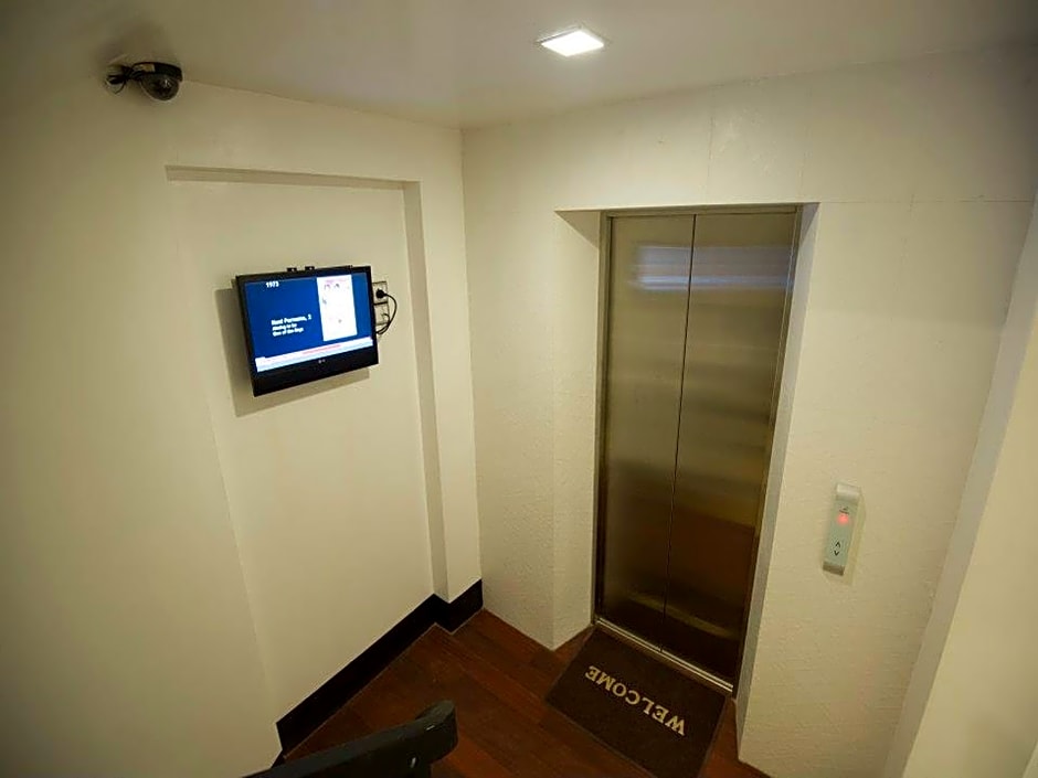 Clover City Center Hotel