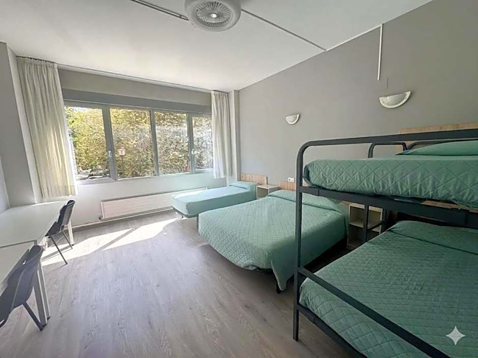 Residencia Albergue Jaca