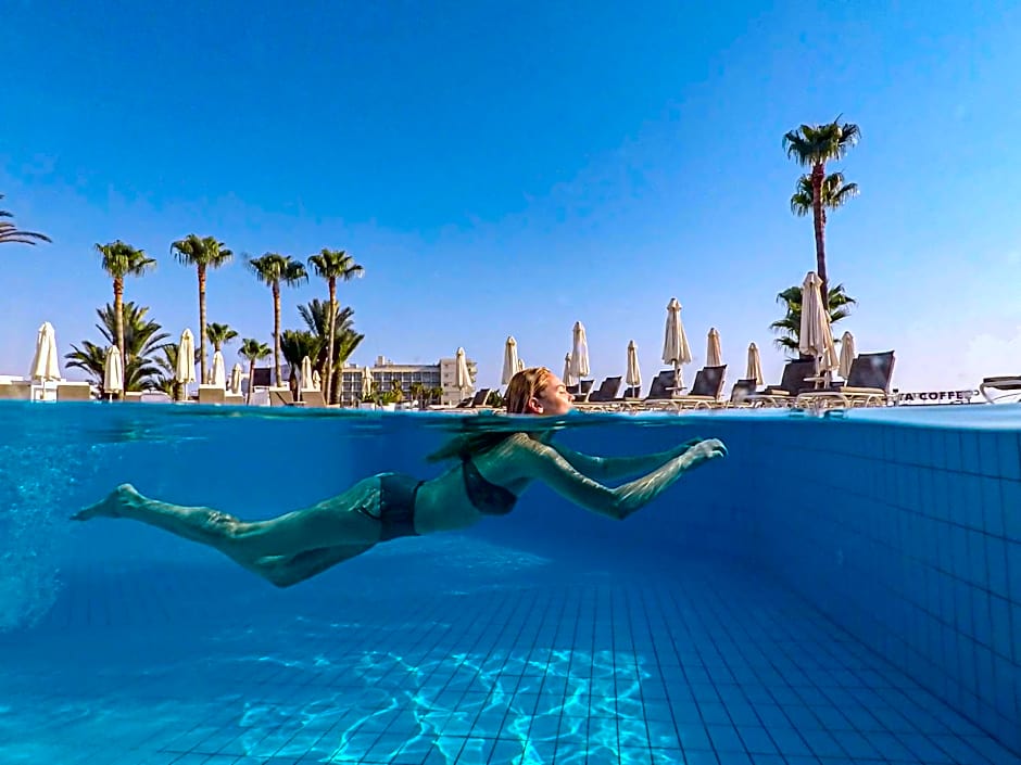 Infinity Blu - Designed for Adults by Louis Hotels