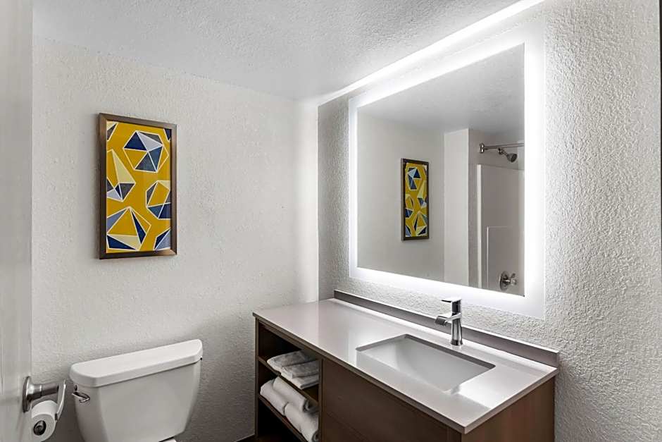 Comfort Suites Austin Airport