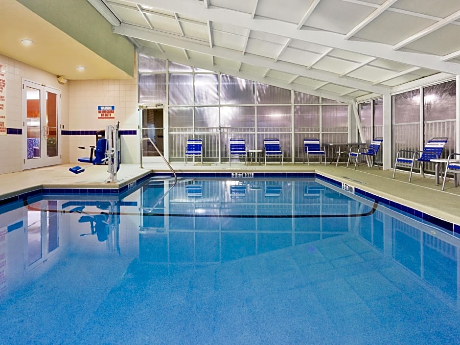 Holiday Inn Brunswick-I-95 (Exit 38)