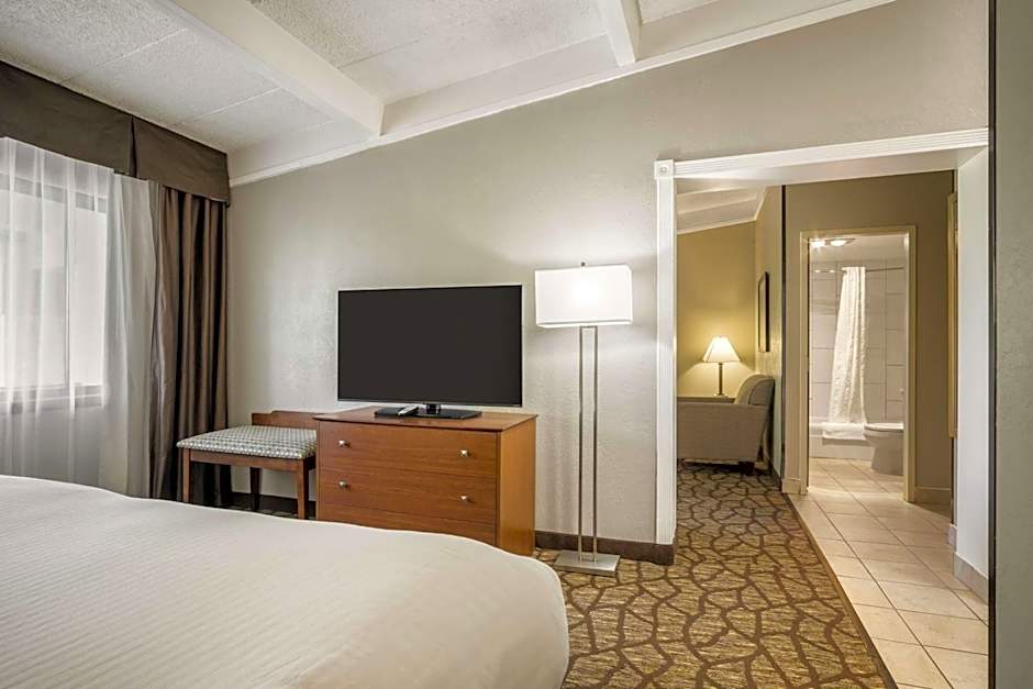AmericInn by Wyndham Grand Rapids Airport North