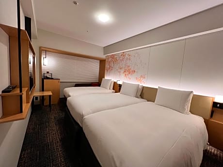 Standard Twin Room (2 adults)