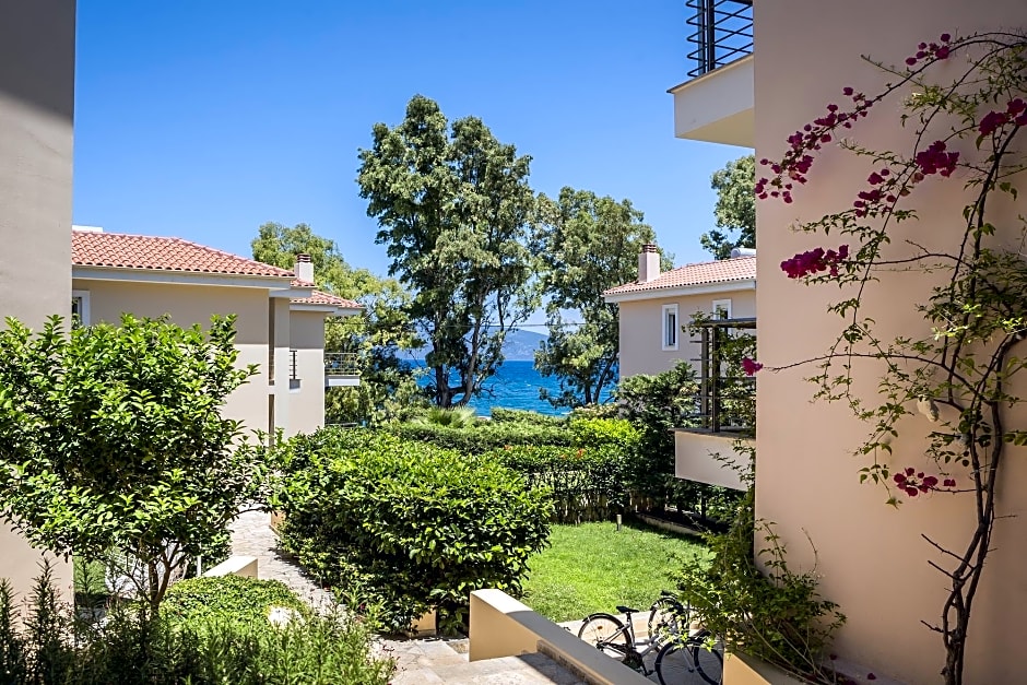 Meliti Waterfront Suites