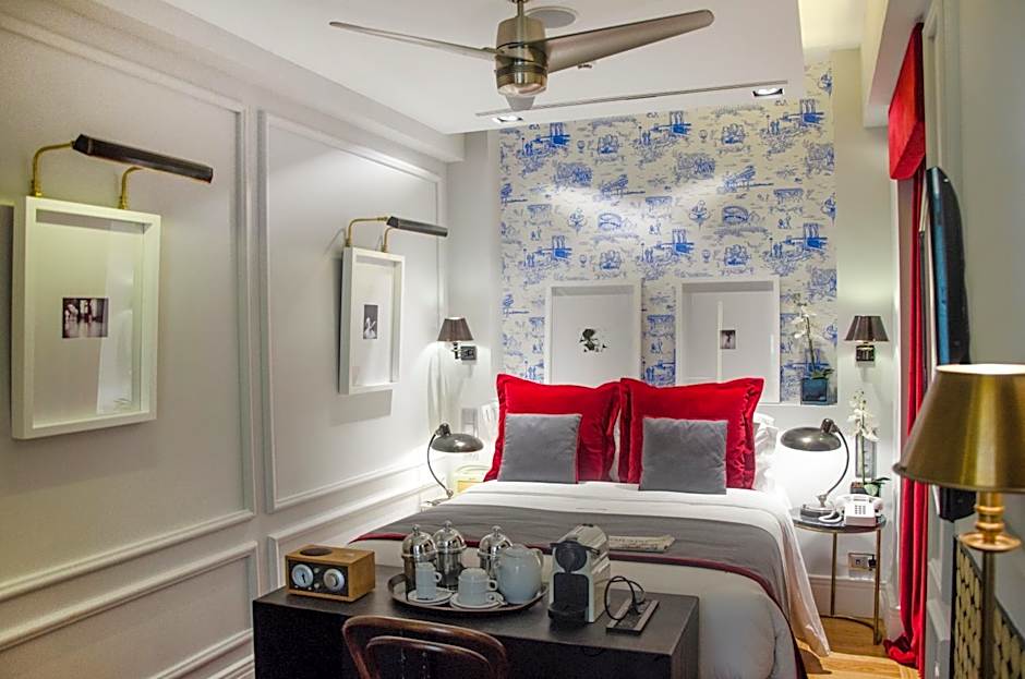 Browns Central Hotel