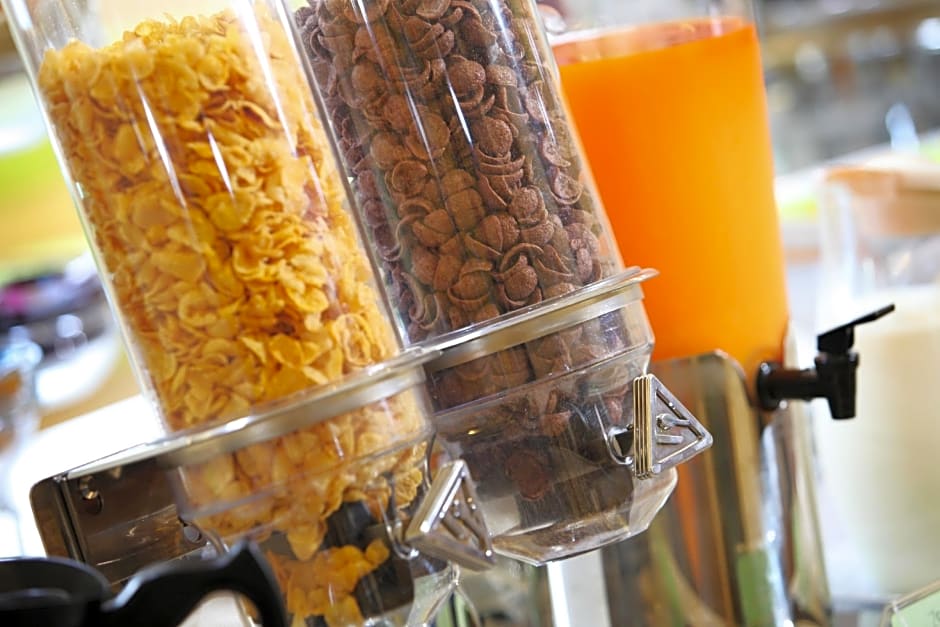 Zest Hotel Airport Jakarta