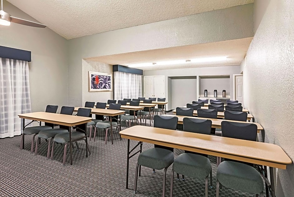 Travelodge by Wyndham Houston Cy-Fair