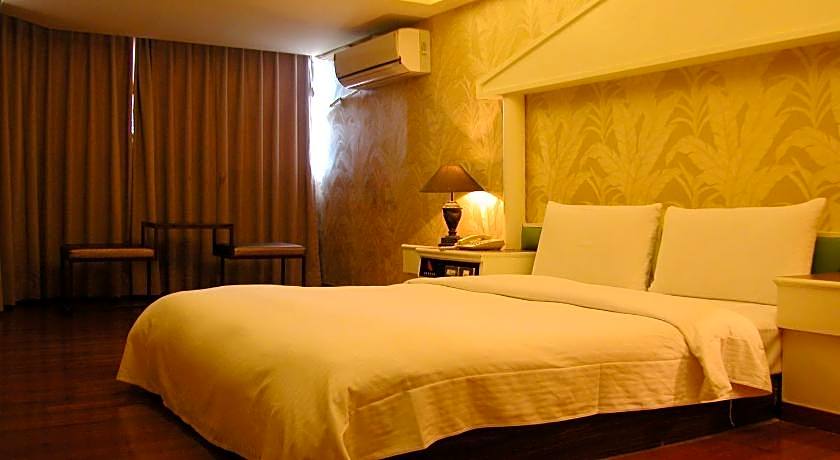 Zaw Jung Business Hotel