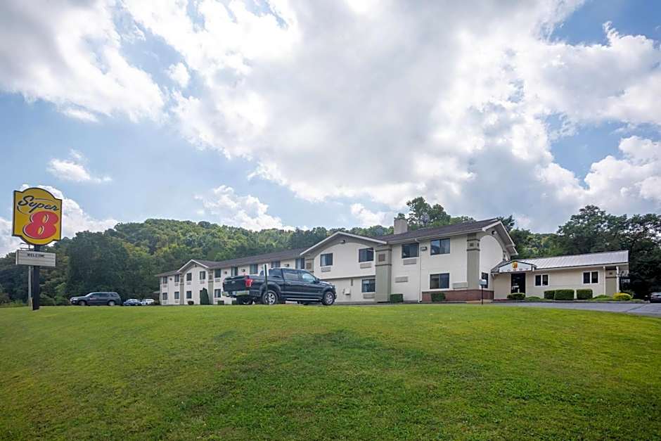 Super 8 by Wyndham Elkins