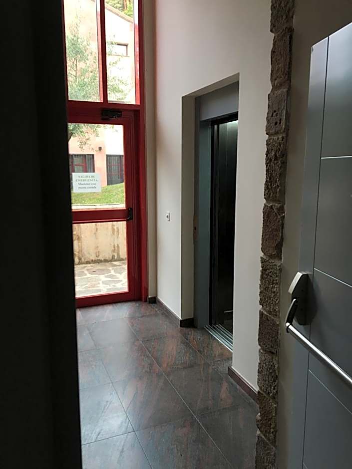 MONASTERIO de SANTA MARÍA DE VALVANERA