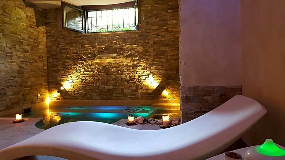 Aurelia Garden Gold B&B