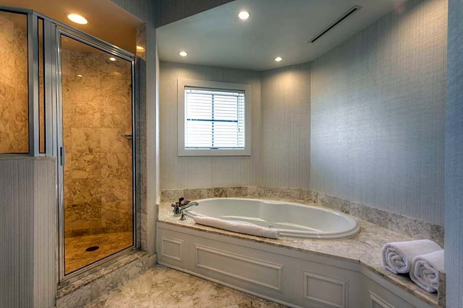 Inn at Bay Harbor, Autograph Collection by Marriott