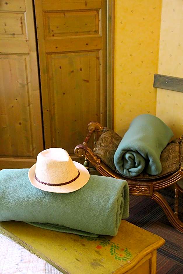 Les Arcades Le Lion D'or