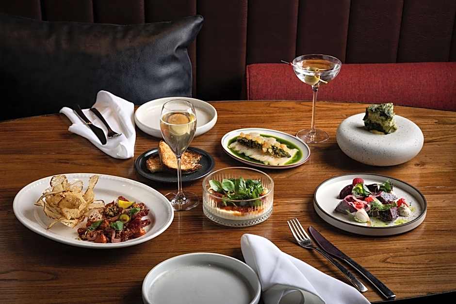 Next Hotel Melbourne, Curio Collection by Hilton