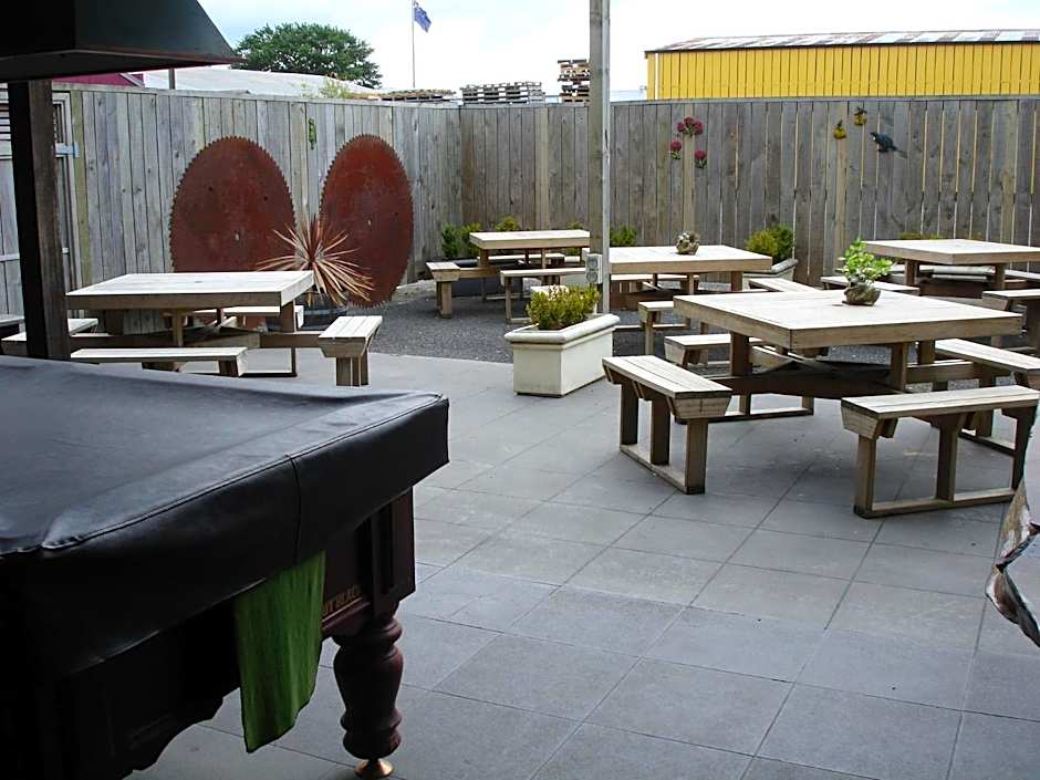 Horse and Jockey Inn