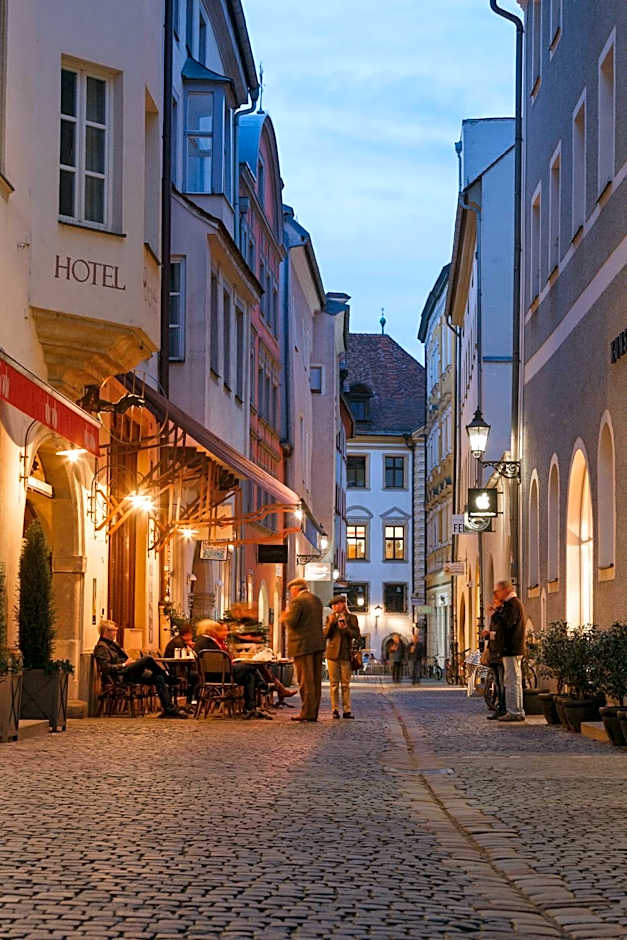 Hotel Orphee - Großes Haus