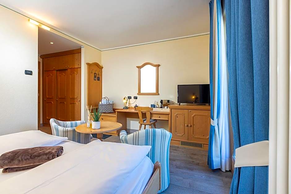 Photo 1 of 6 of Double Room