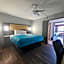 Mountain Vista Inn & Suites - Walking Distance to the Island