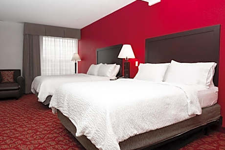 Standard Queen Room with Two Queen Beds and Roll-In Shower - Mobility Access