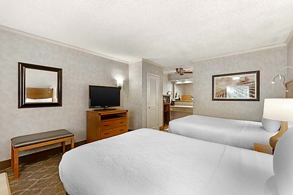 Best Western Plus Black Oak