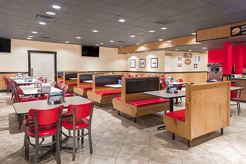 Ramada by Wyndham Mountain Home