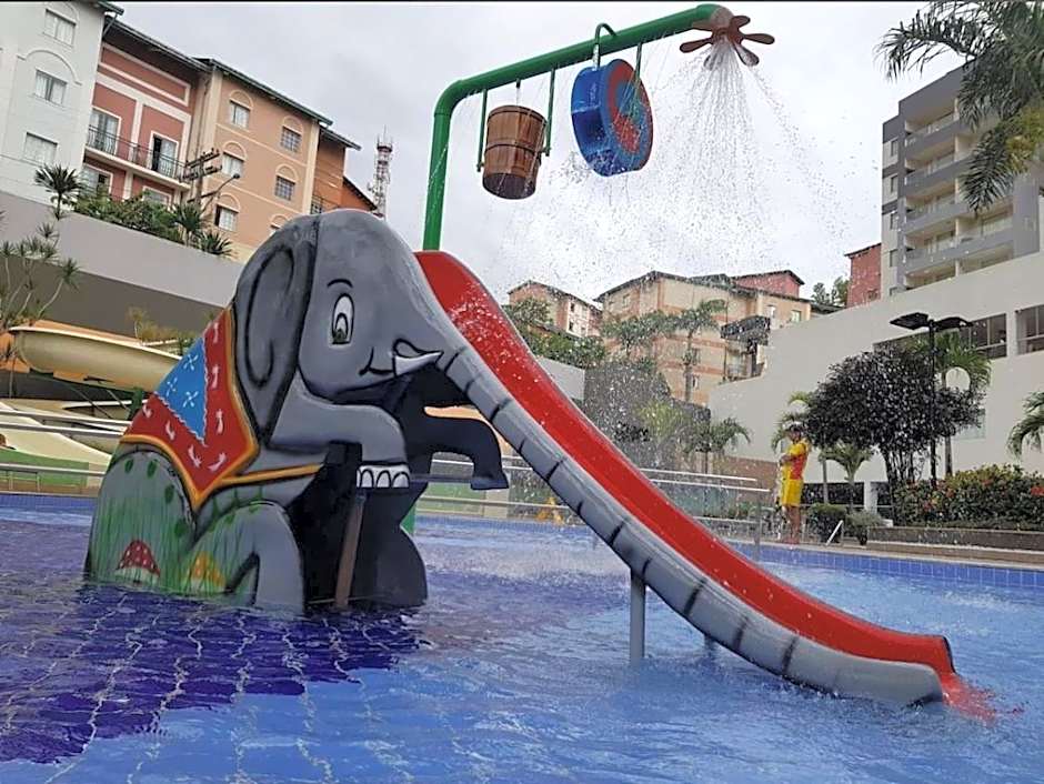 Apto com 3 Suítes, linda vista e ótima área de lazer - até 10 pessoas