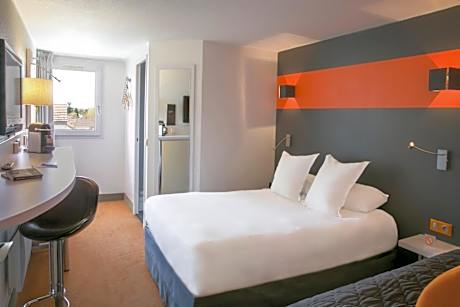 Premium Quadruple Room