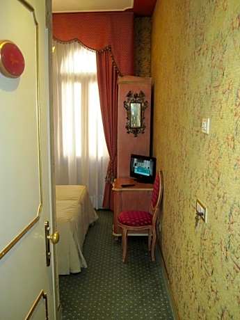 Small Double or Twin Room