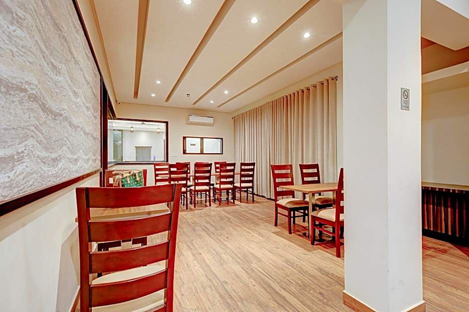 Collection O Ovel Hotel Grand