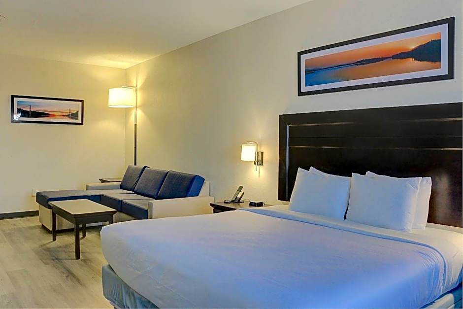 Quality Inn & Suites Roswell North