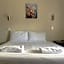 Devonwood Motel