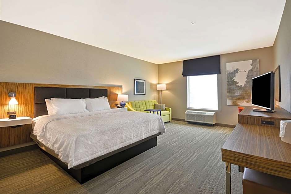 Photo 1 of 4 of 1 King Bed with Sofabed