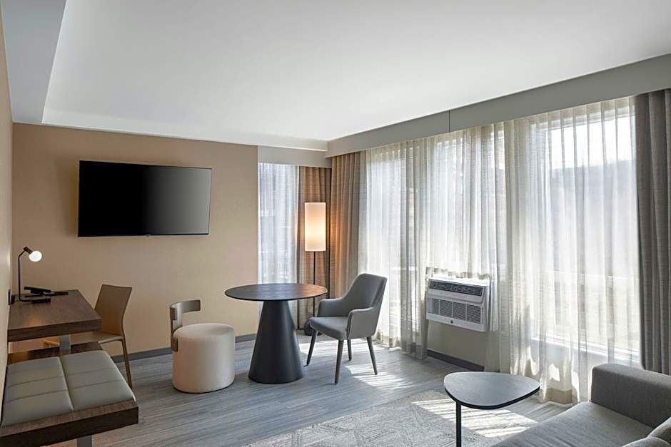 AC Hotel by Marriott Old Montreal